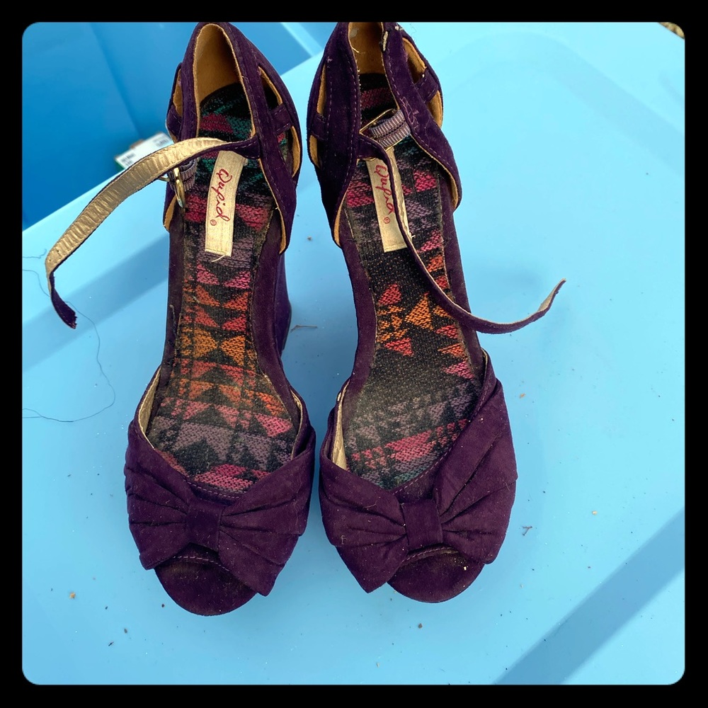 Purple bow wedges
